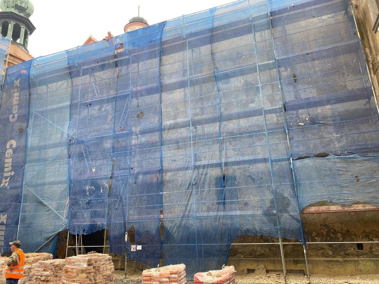 Facade repair on a listed building
