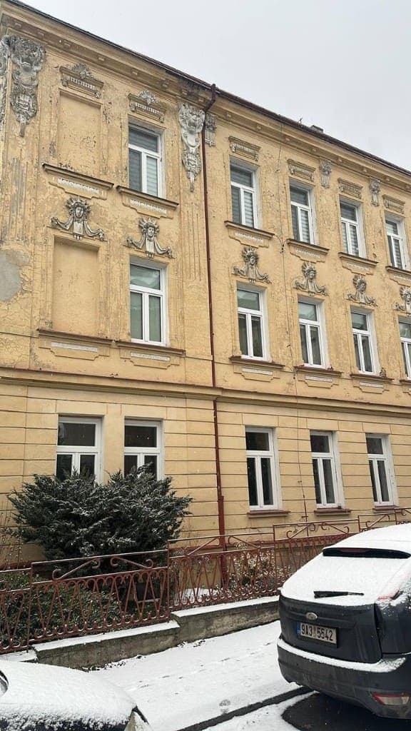 Facade before repair